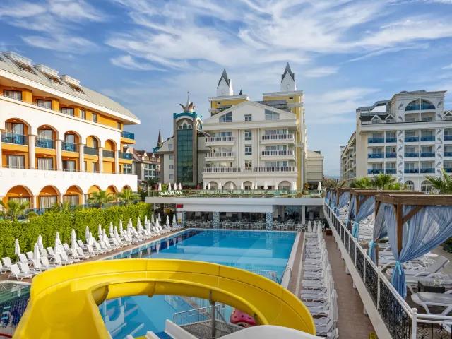 Dream World Resort & Spa