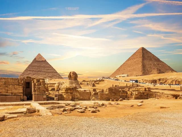Prodloužený víkend na pyramidách