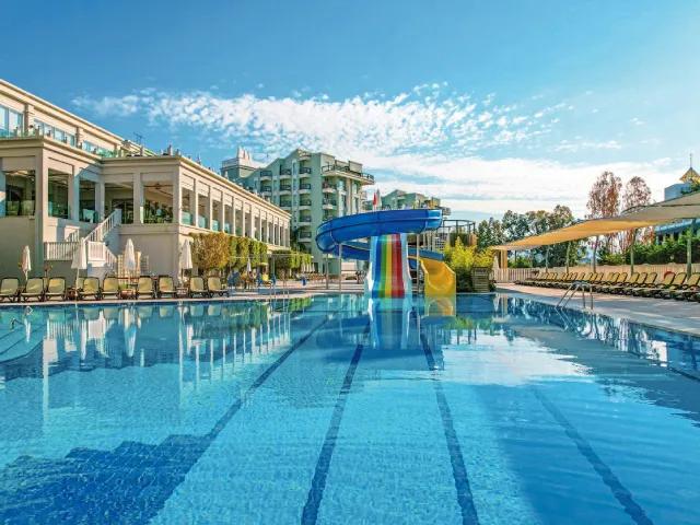 Royal Atlantis Spa & Resort