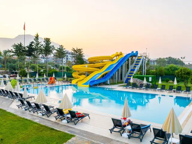 Senza Sunset Beach Hotel