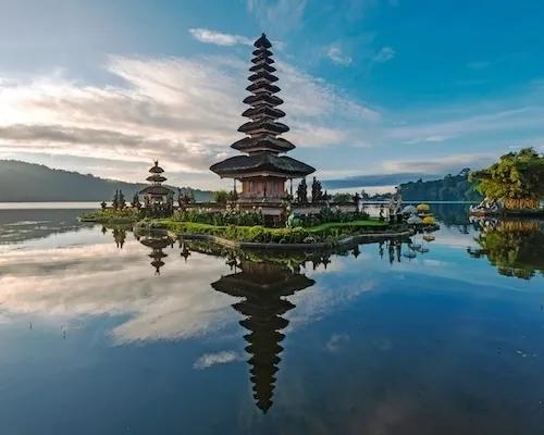 Bali_chrám-Ulun-Danu.webp