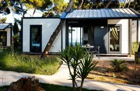 Waterman Beach Village camp & Glamping