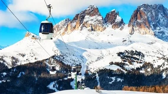 Lyžařské středisko Val di Fassa v Itálii