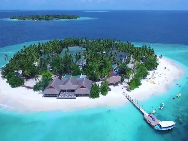 Malahini Kuda Bandos Resort