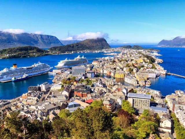 Za krásami norských fjordů, letecky i lodí